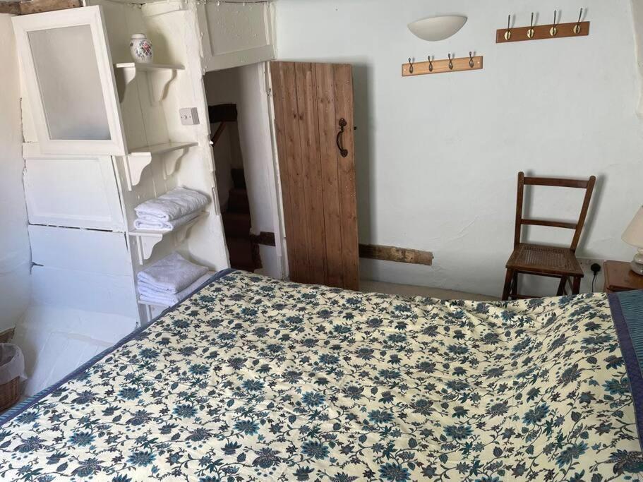 Acacia Cottage Халстед Екстериор снимка