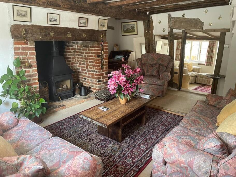 Acacia Cottage Халстед Екстериор снимка